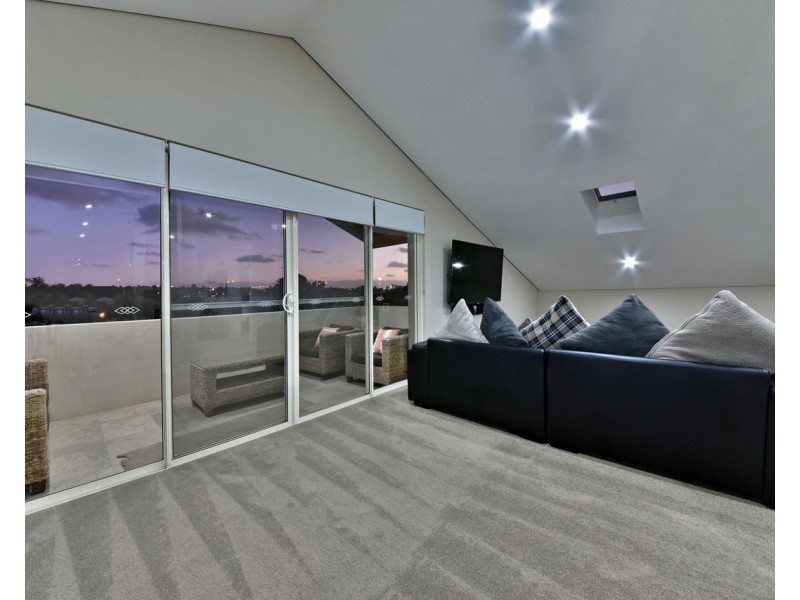 60 Stonehaven Parade, Kinross WA 6028