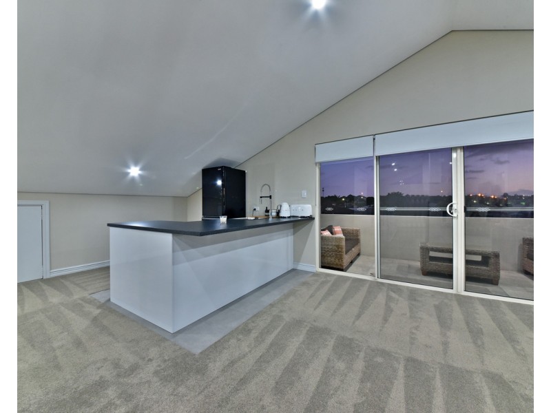 60 Stonehaven Parade, Kinross WA 6028