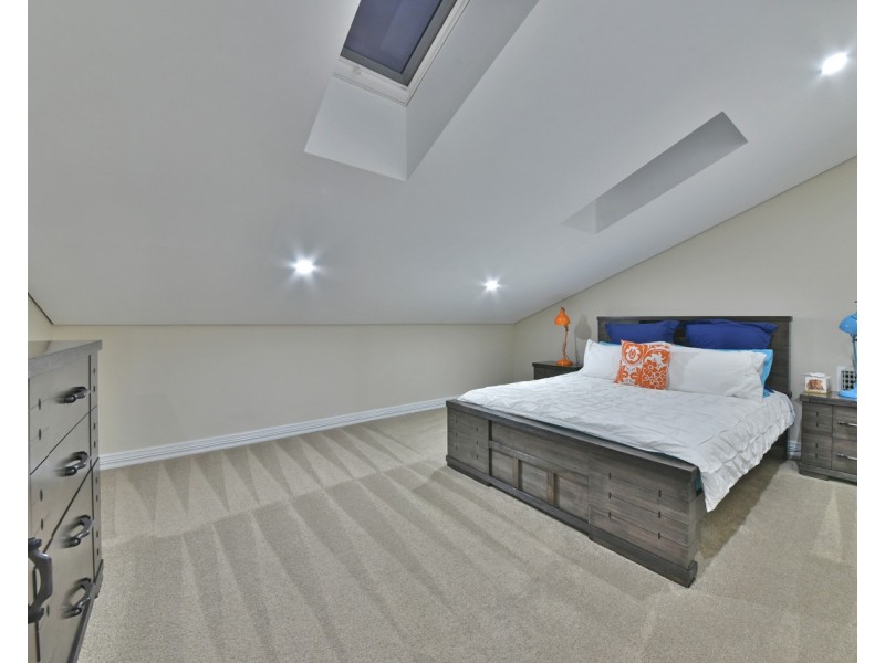 60 Stonehaven Parade, Kinross WA 6028