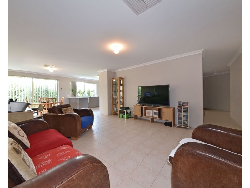 88 Shepperton Drive, Butler WA 6036