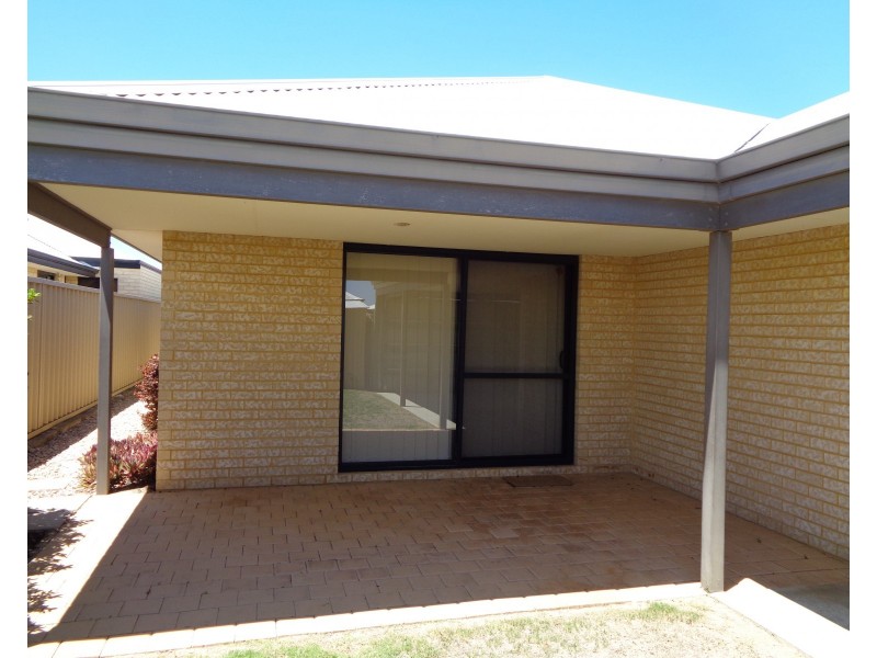 7 Panama Road, Butler WA 6036