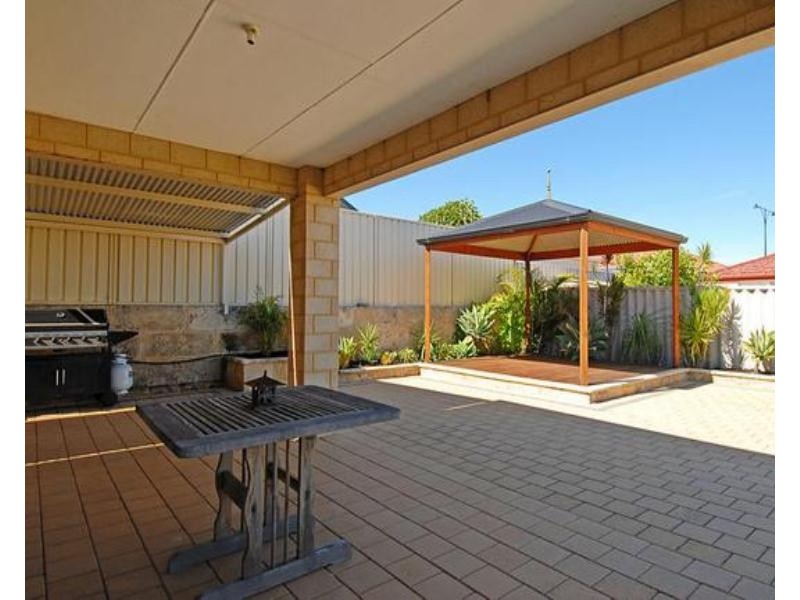 6 Narranbee Ridge, Tapping WA 6065