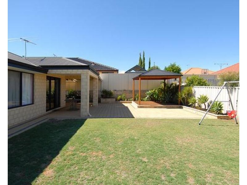 6 Narranbee Ridge, Tapping WA 6065