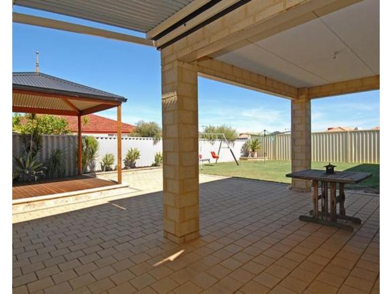 6 Narranbee Ridge, Tapping WA 6065