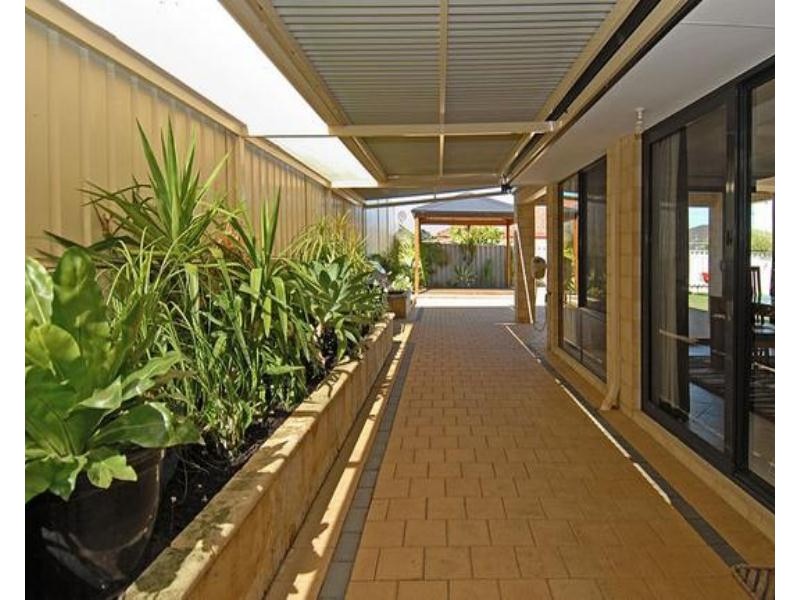6 Narranbee Ridge, Tapping WA 6065