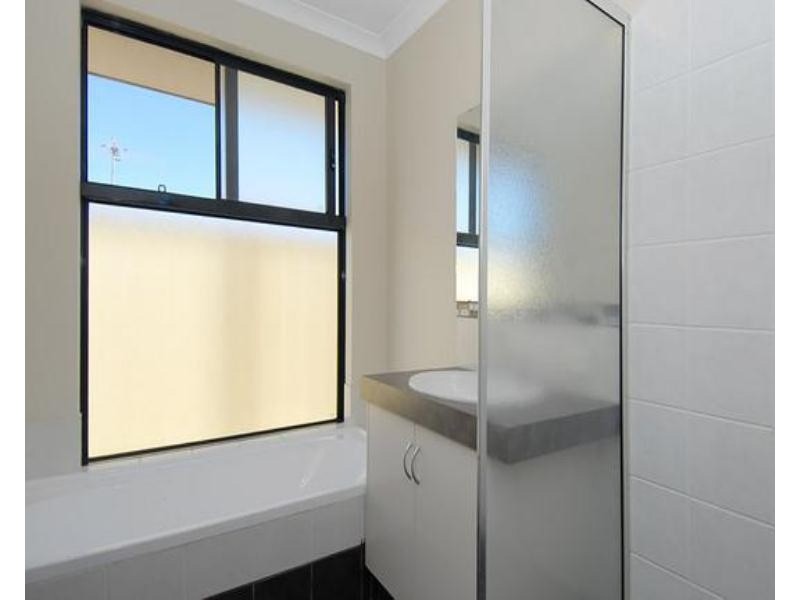 6 Narranbee Ridge, Tapping WA 6065
