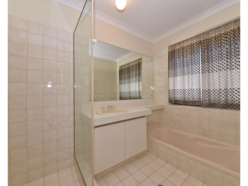 11 Carnarvon Rise, Ocean Reef WA 6027