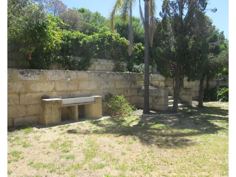 27 Meadow Place, Quinns Rocks WA 6030