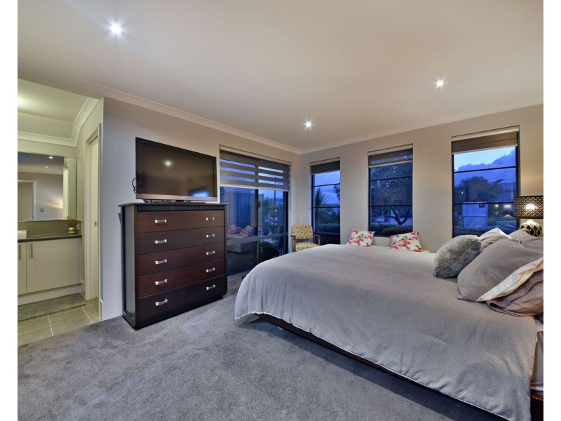 18 Columbia Crescent, Alkimos WA 6038