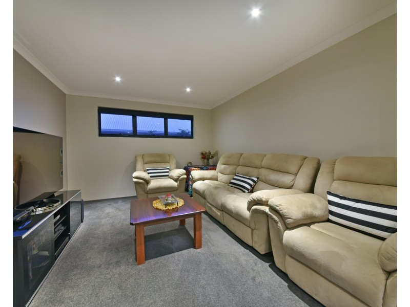 18 Columbia Crescent, Alkimos WA 6038