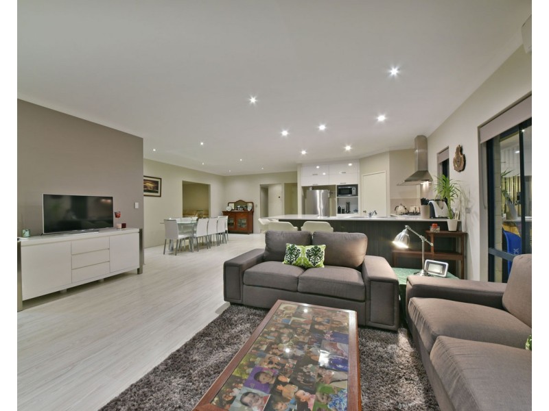 18 Columbia Crescent, Alkimos WA 6038