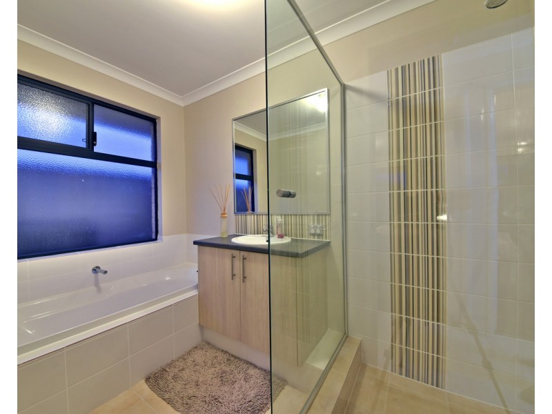 18 Columbia Crescent, Alkimos WA 6038