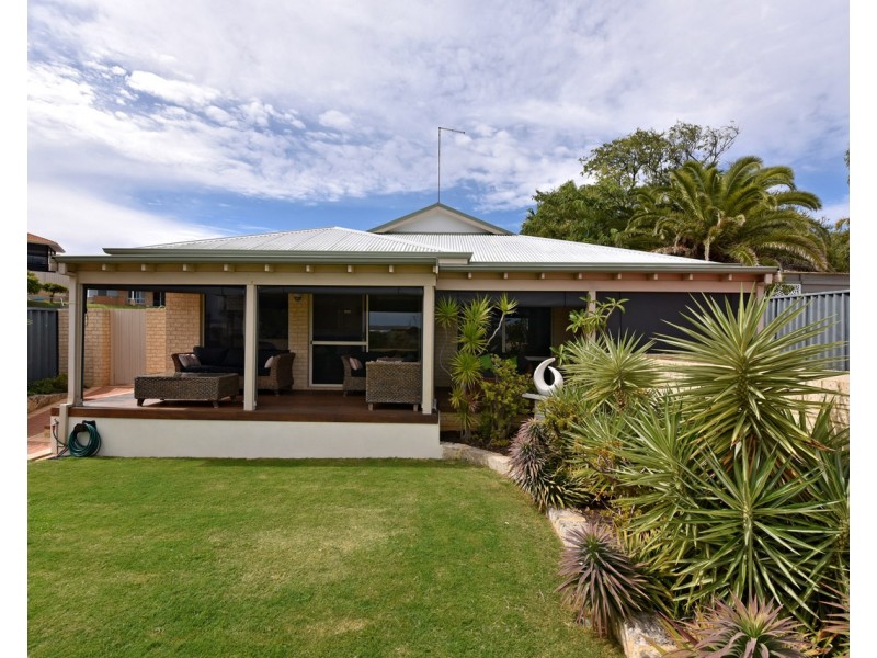 4 Hazel Avenue, Quinns Rocks WA 6030