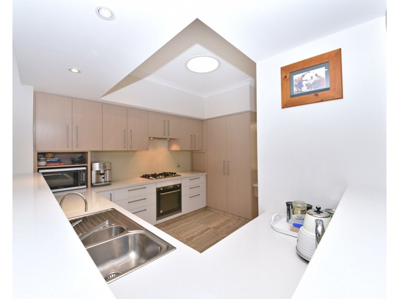 4 Hazel Avenue, Quinns Rocks WA 6030