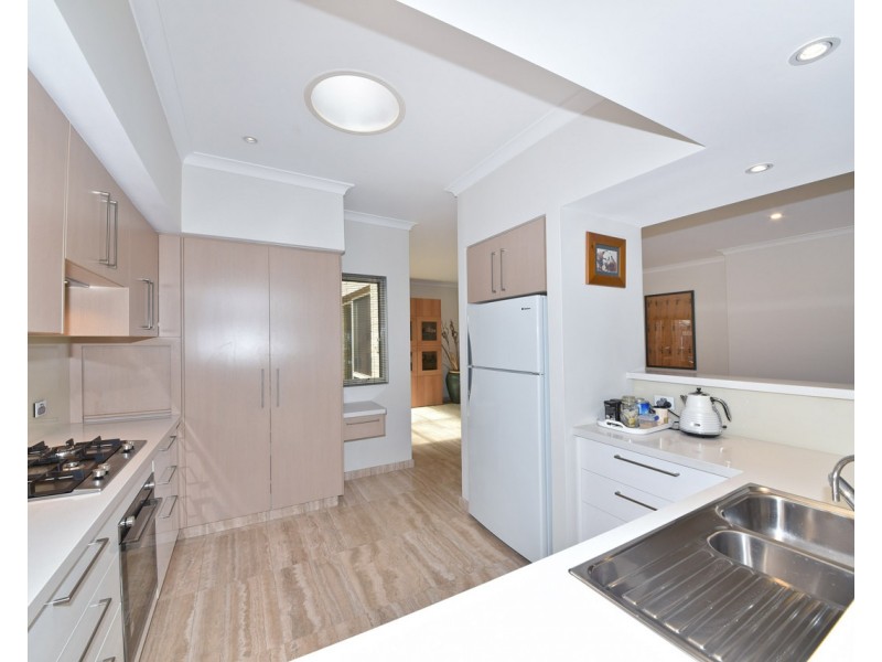 4 Hazel Avenue, Quinns Rocks WA 6030