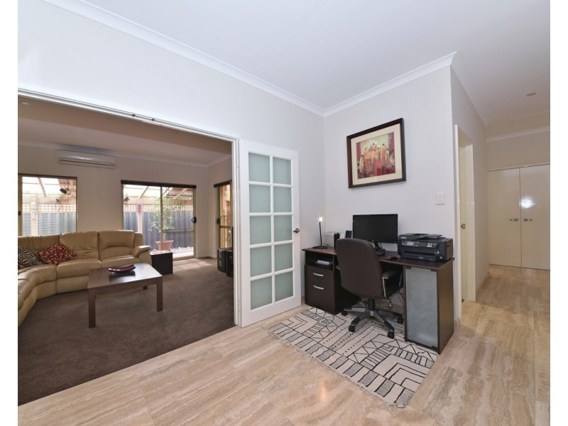 4 Hazel Avenue, Quinns Rocks WA 6030