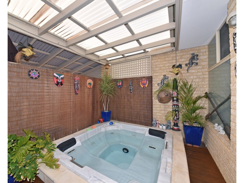 4 Hazel Avenue, Quinns Rocks WA 6030