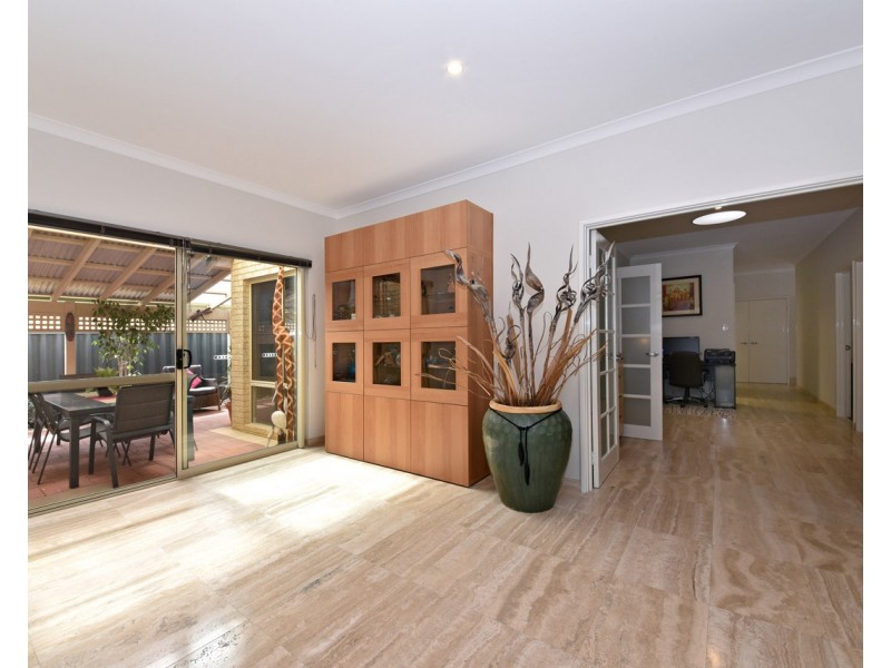 4 Hazel Avenue, Quinns Rocks WA 6030