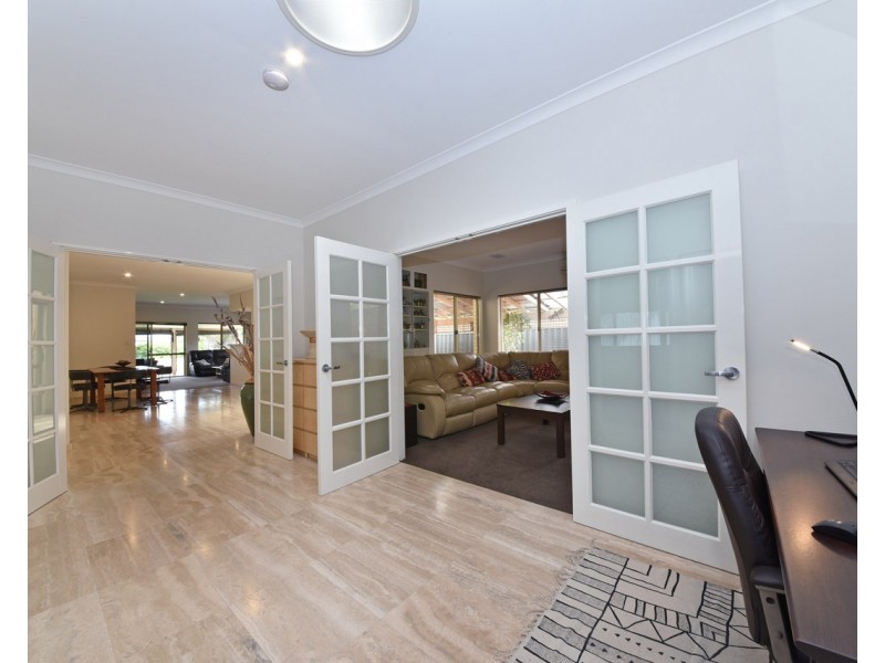 4 Hazel Avenue, Quinns Rocks WA 6030