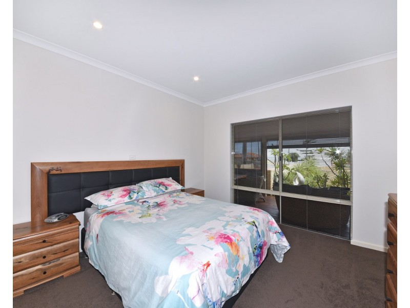 4 Hazel Avenue, Quinns Rocks WA 6030