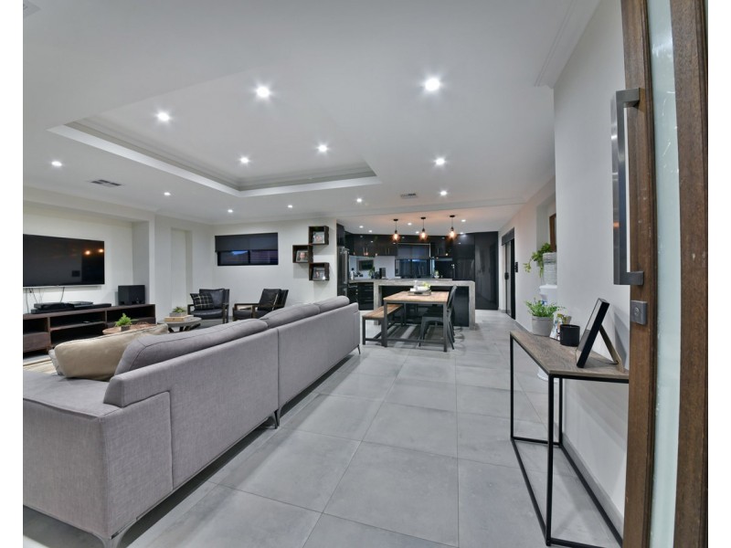 6 Farnley Way, Duncraig WA 6023