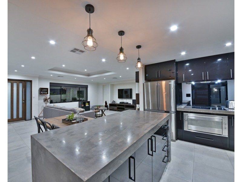 6 Farnley Way, Duncraig WA 6023