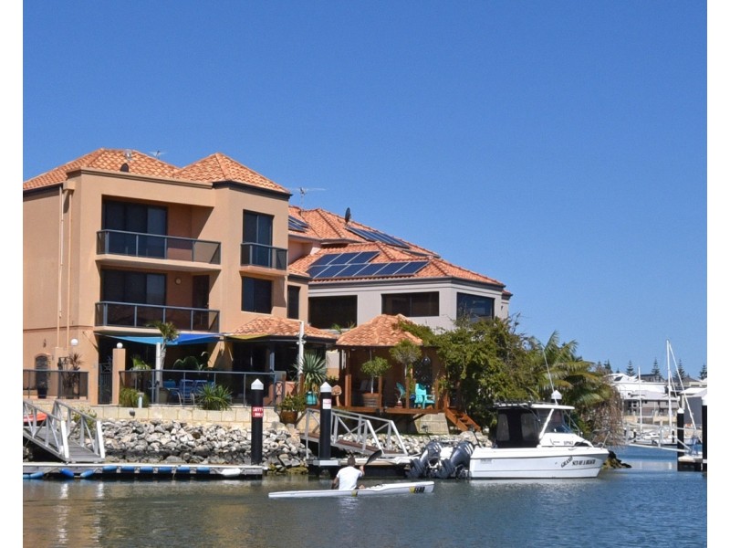 10/8 Keys Close, Mindarie WA 6030