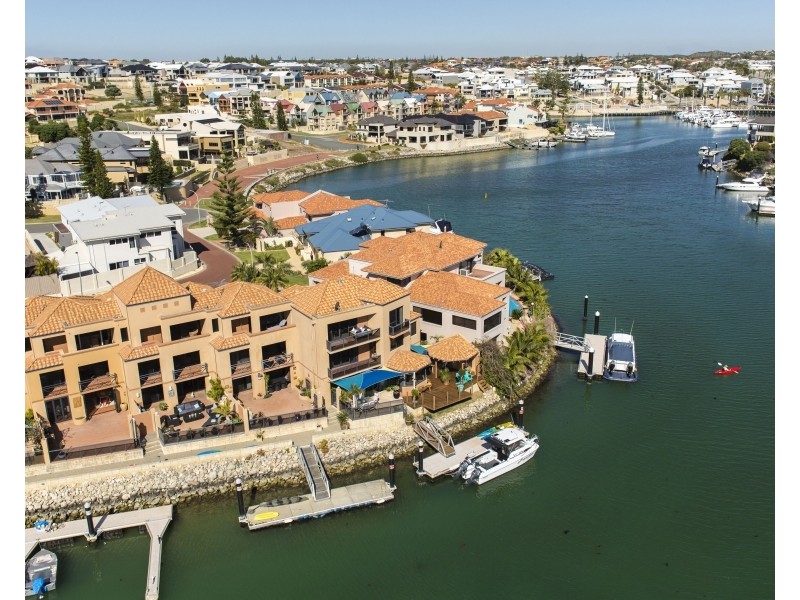 10/8 Keys Close, Mindarie WA 6030