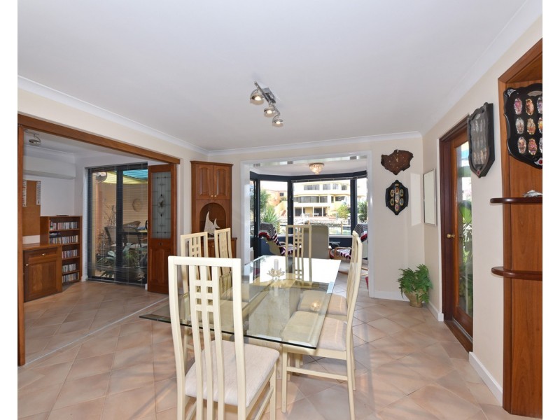 10/8 Keys Close, Mindarie WA 6030