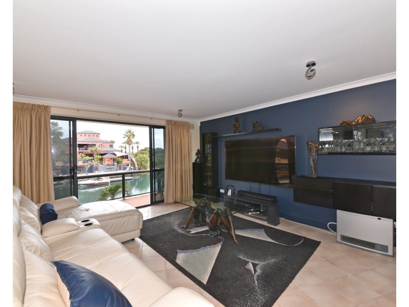 10/8 Keys Close, Mindarie WA 6030