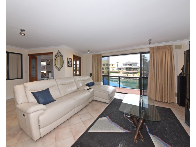 10/8 Keys Close, Mindarie WA 6030