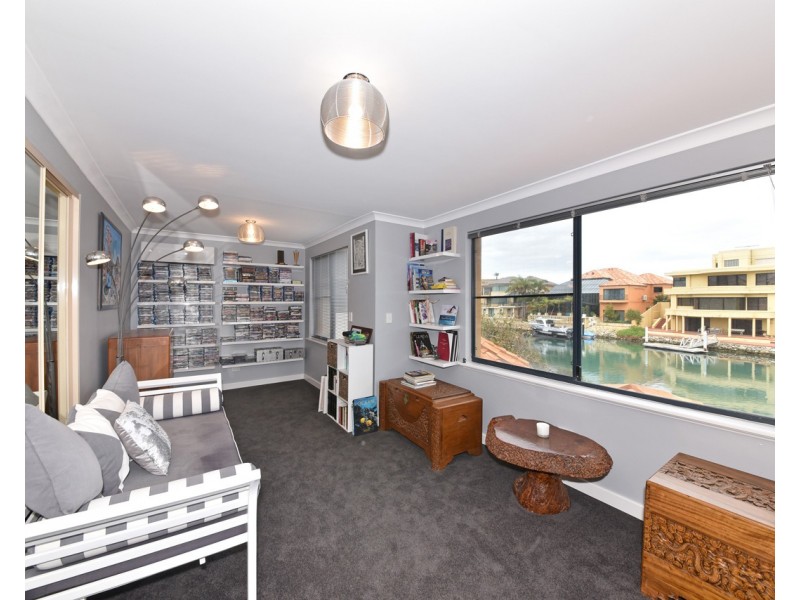 10/8 Keys Close, Mindarie WA 6030