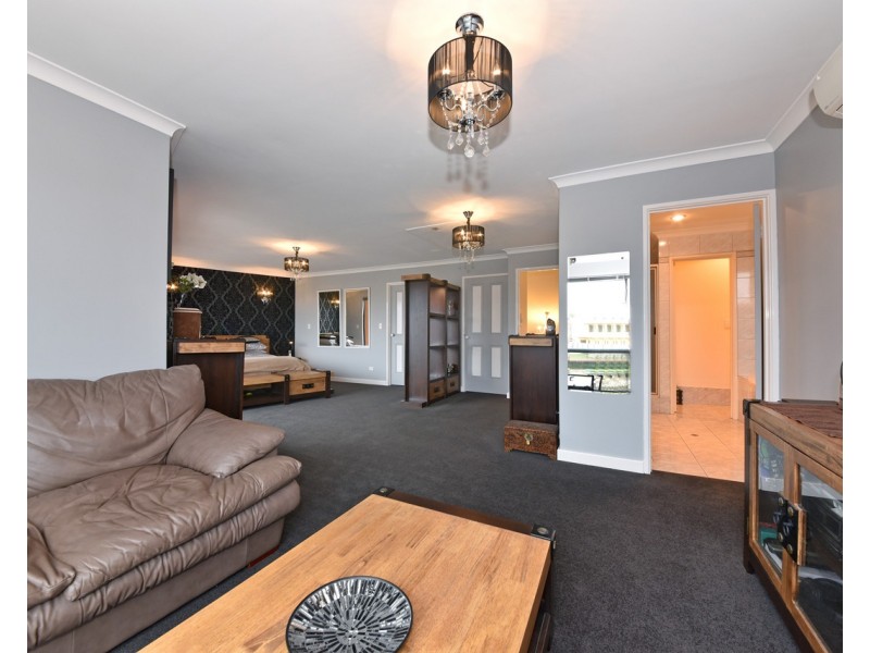 10/8 Keys Close, Mindarie WA 6030