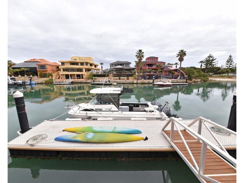 10/8 Keys Close, Mindarie WA 6030