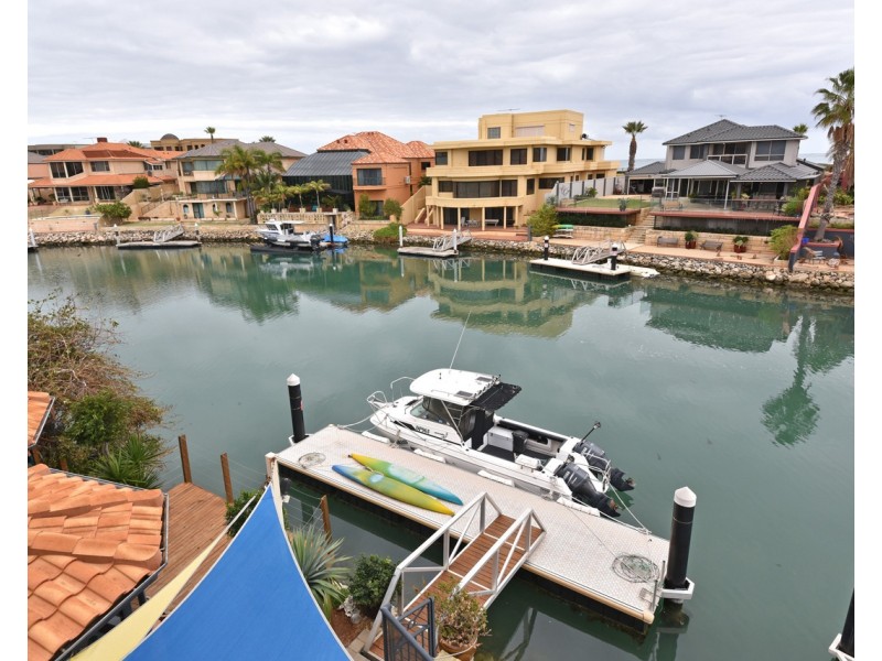 10/8 Keys Close, Mindarie WA 6030