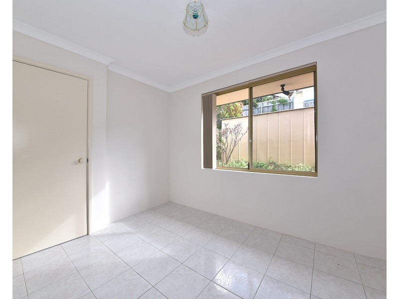 27 Limetree Circuit, Mindarie WA 6030