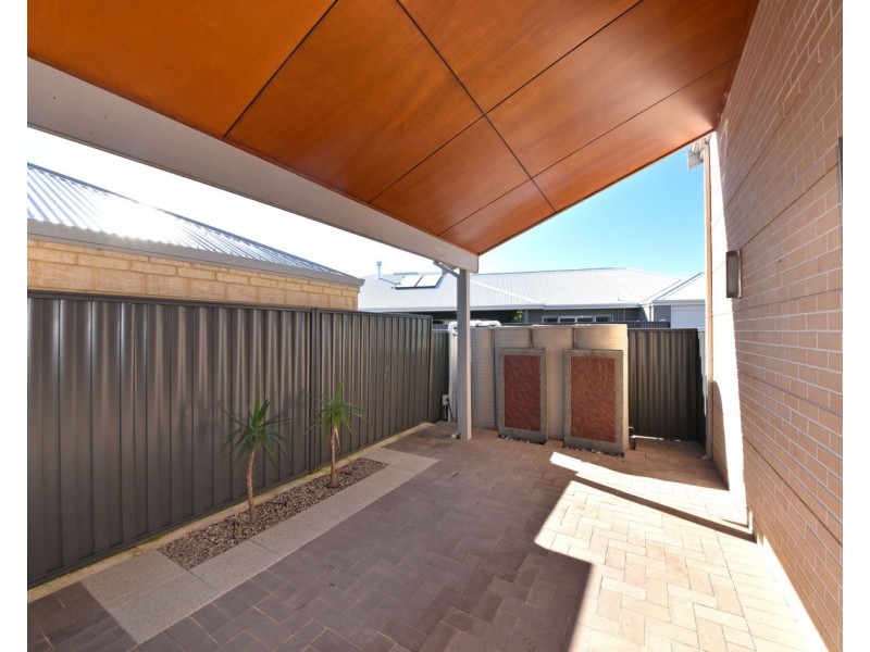 18 Wesley Way, Aveley WA 6069