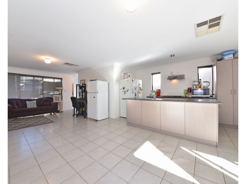 82 Kahana Parkway, Butler WA 6036
