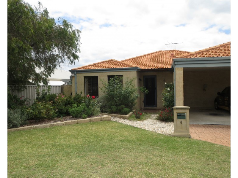 4 Rover Court, Quinns Rocks WA 6030
