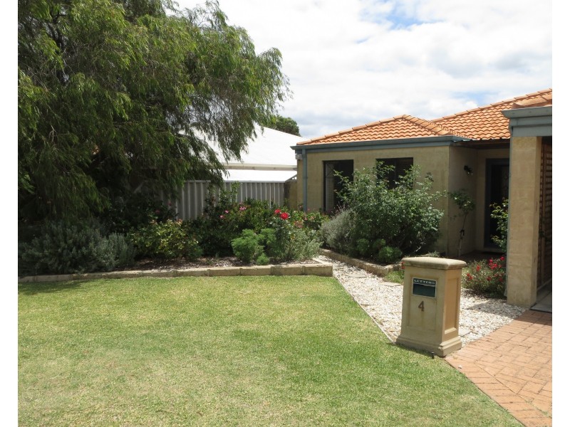 4 Rover Court, Quinns Rocks WA 6030