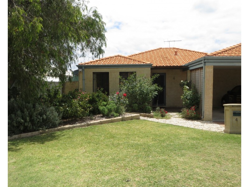 4 Rover Court, Quinns Rocks WA 6030