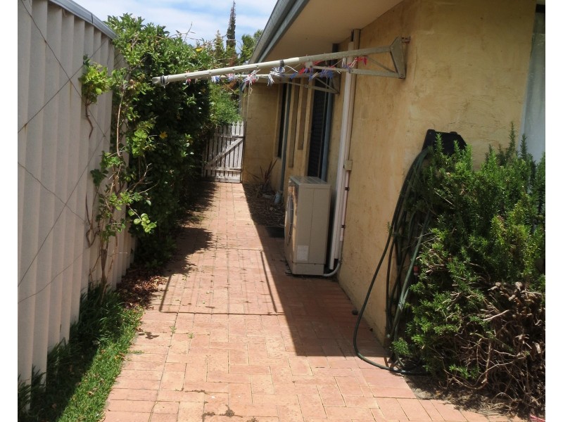 4 Rover Court, Quinns Rocks WA 6030