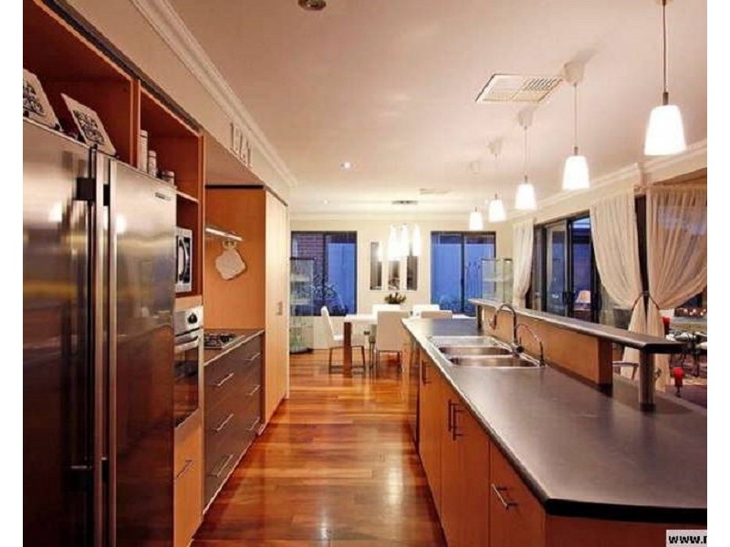 154 Golf Links Drive, Carramar WA 6031