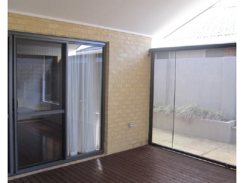 154 Golf Links Drive, Carramar WA 6031