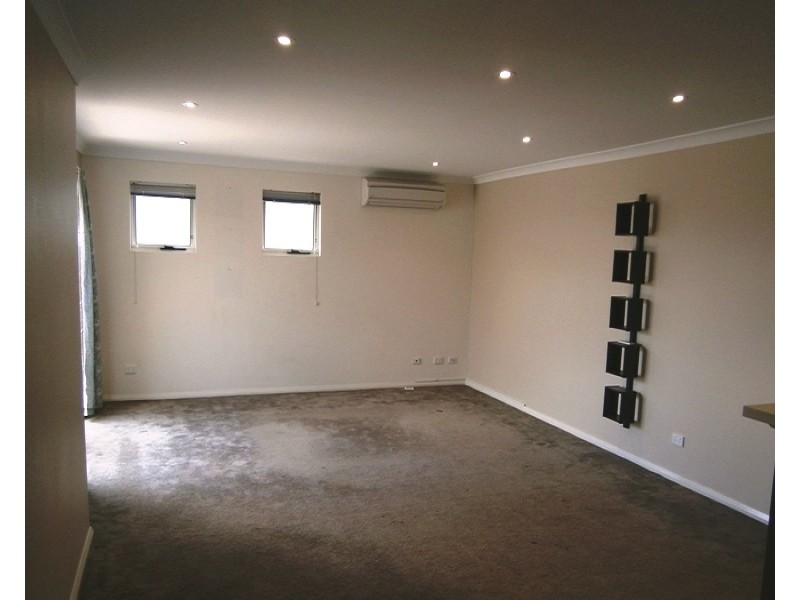 8 Tambelyn Street, Clarkson WA 6030