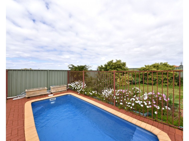 6 Mayne Way, Merriwa WA 6030