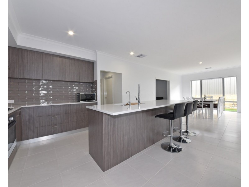 9 Cansos Street, Clarkson WA 6030