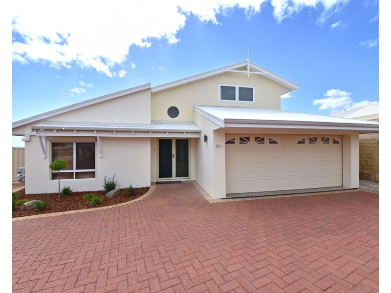 21A Holyhead Green, Mindarie WA 6030