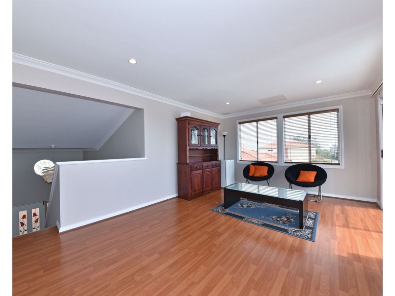 21A Holyhead Green, Mindarie WA 6030