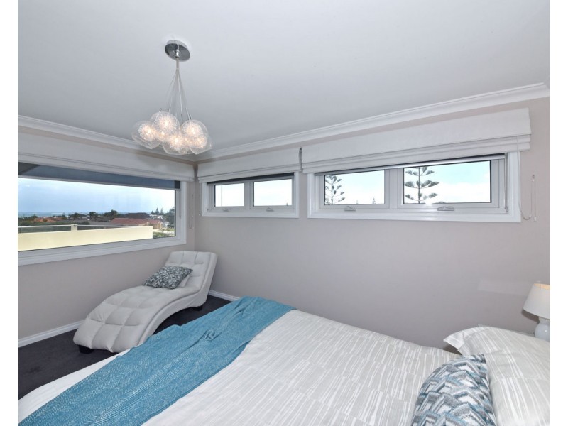 21A Holyhead Green, Mindarie WA 6030